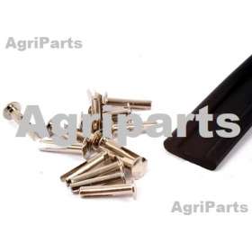 Hjelmgummi med nitter 